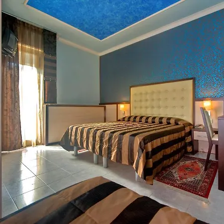 Hollywood***s Hotel Lido di Jesolo